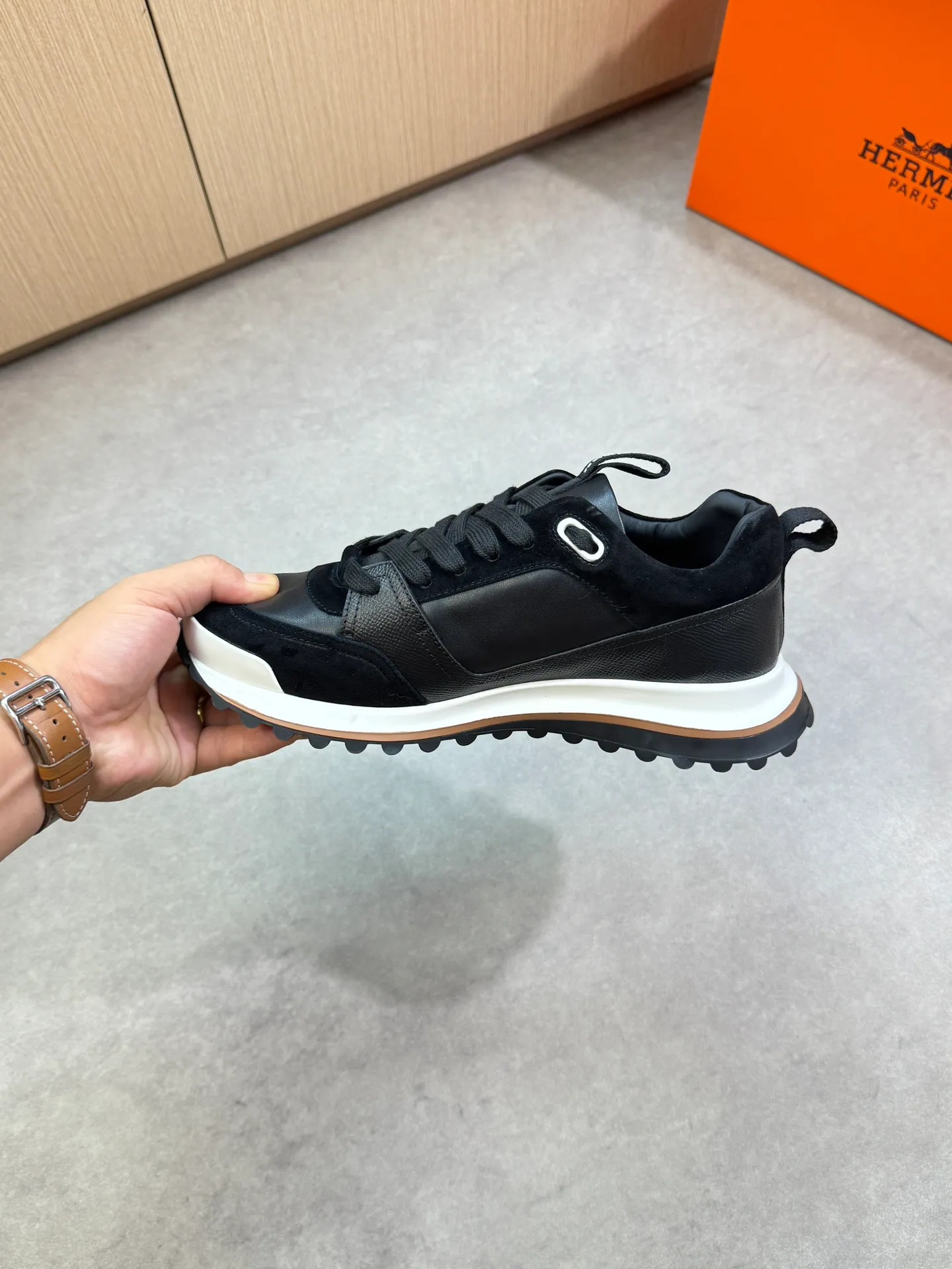 Men's shoes 💰740 [HERMES] Hermès - High-end quality original single casual sports shoes - Upper: 🔝 Nappa calfskin, palm-print cowhide, suede sheepskin leather, tongue. Heel. Brand logo webbing - Lining: brand canvas, foot pad; water-dyed cowhide - Outsole: ultra-light T men's shoes 💰U foam rubber; two-color molded outsole -Ultra-high quality control·Fine workmanship: highlighted (high-end·nobility·grade) -Size: 39-44 (38, 45, can be customized)·0118